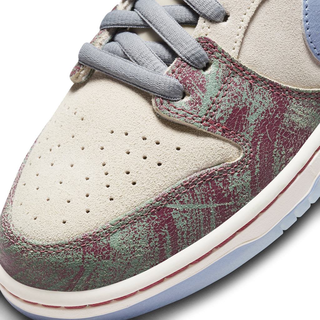 Crenshaw Skate Club x Nike SB Dunk Low Sneakers - Beige